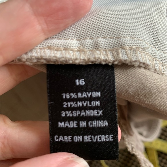 Briggs Tan Capri Slacks/Pants Straight Leg - Picture 5 of 7